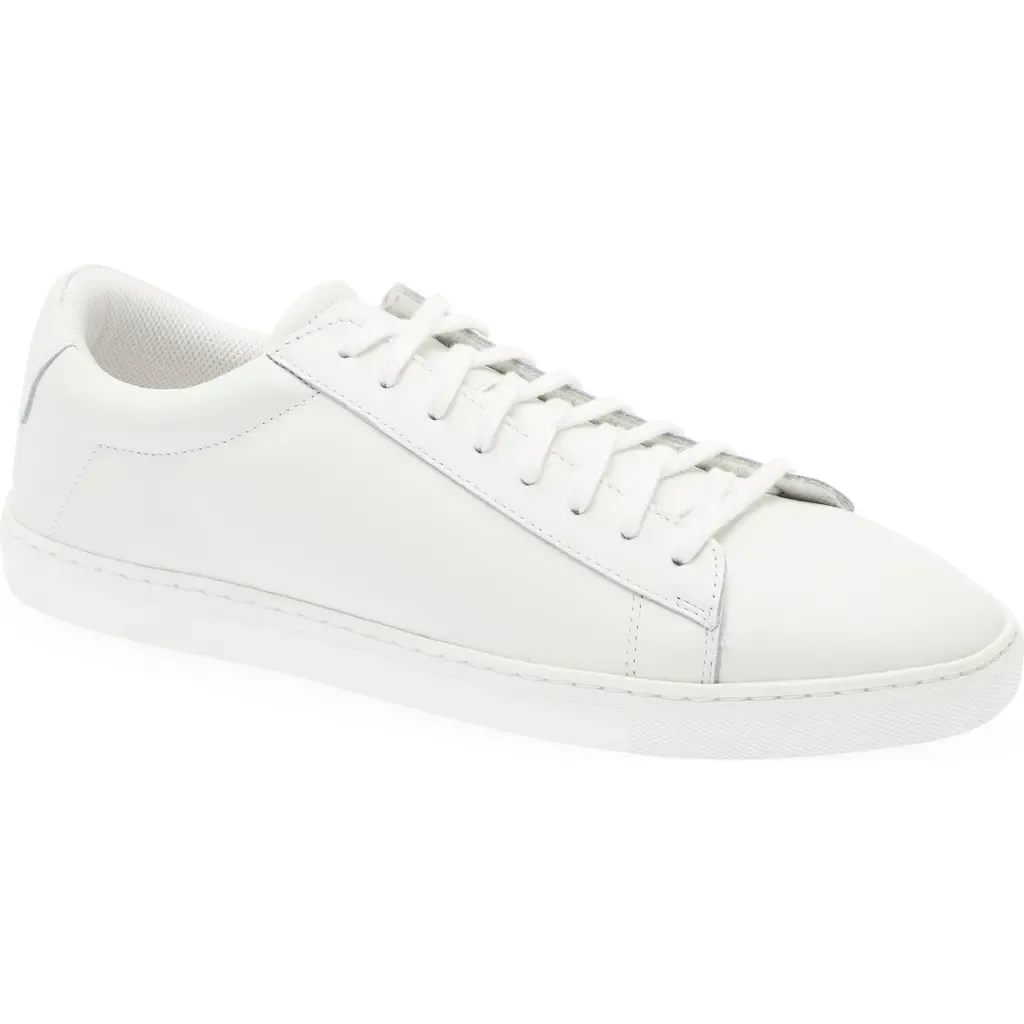 Low 1 Sneaker