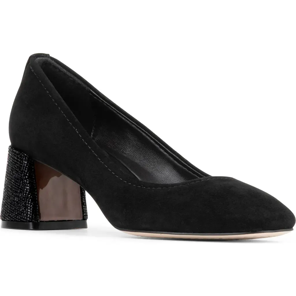 Delite Pump by Donald Pliner