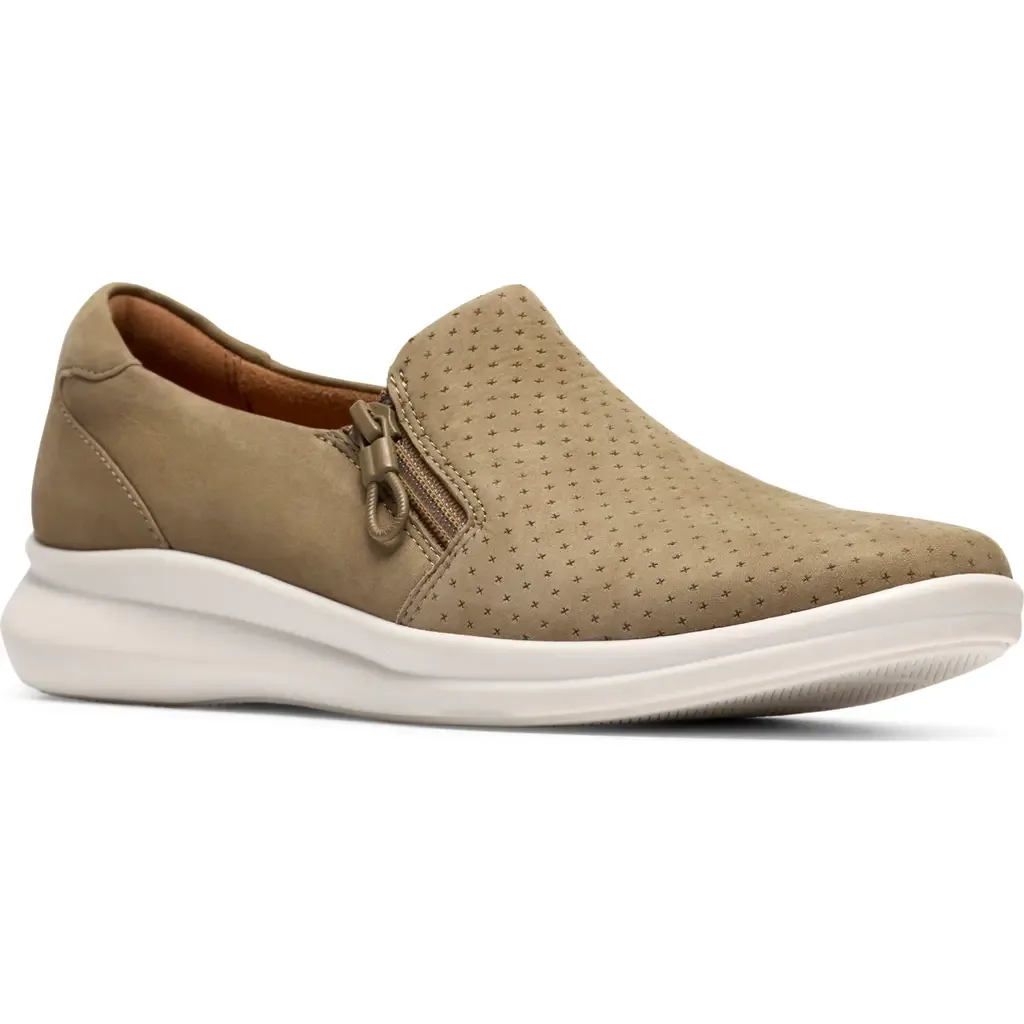 Lynell Sky Sneaker in Stone Nubuck by Clarks(r)