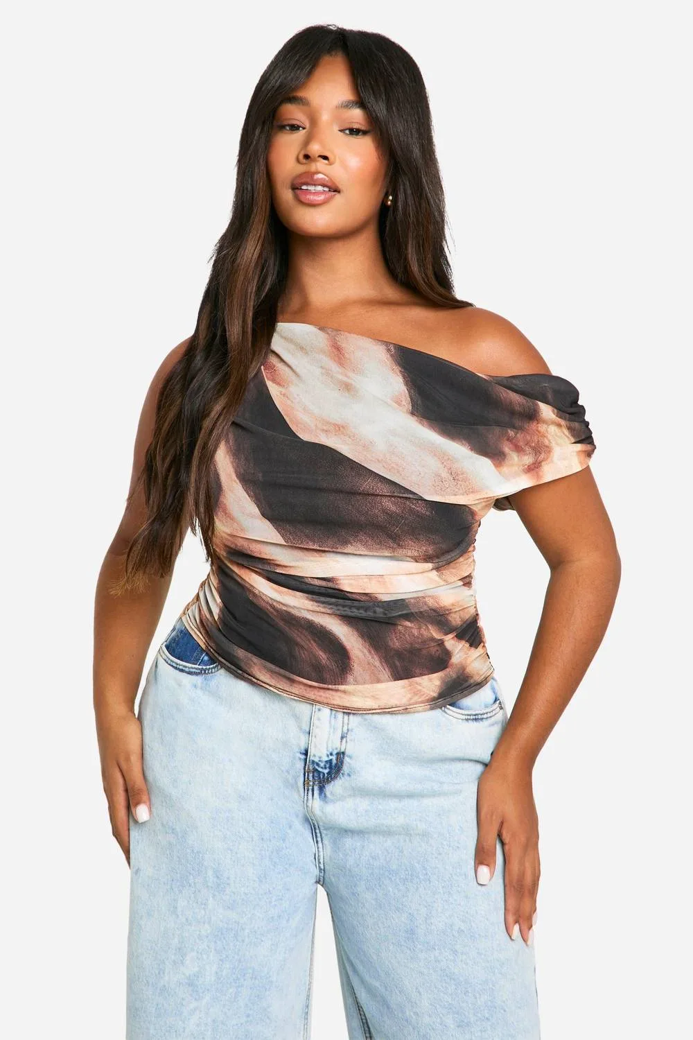 Abstract Asymmetric Ruched Top by boohoo