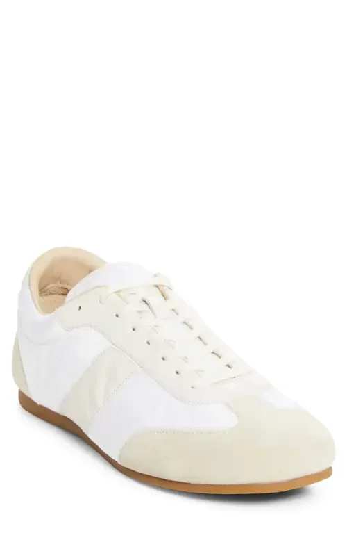 Soft Runner Sneaker