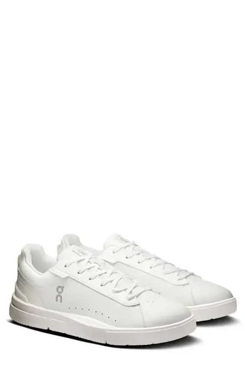 The ROGER Advantage Tennis Sneaker by On