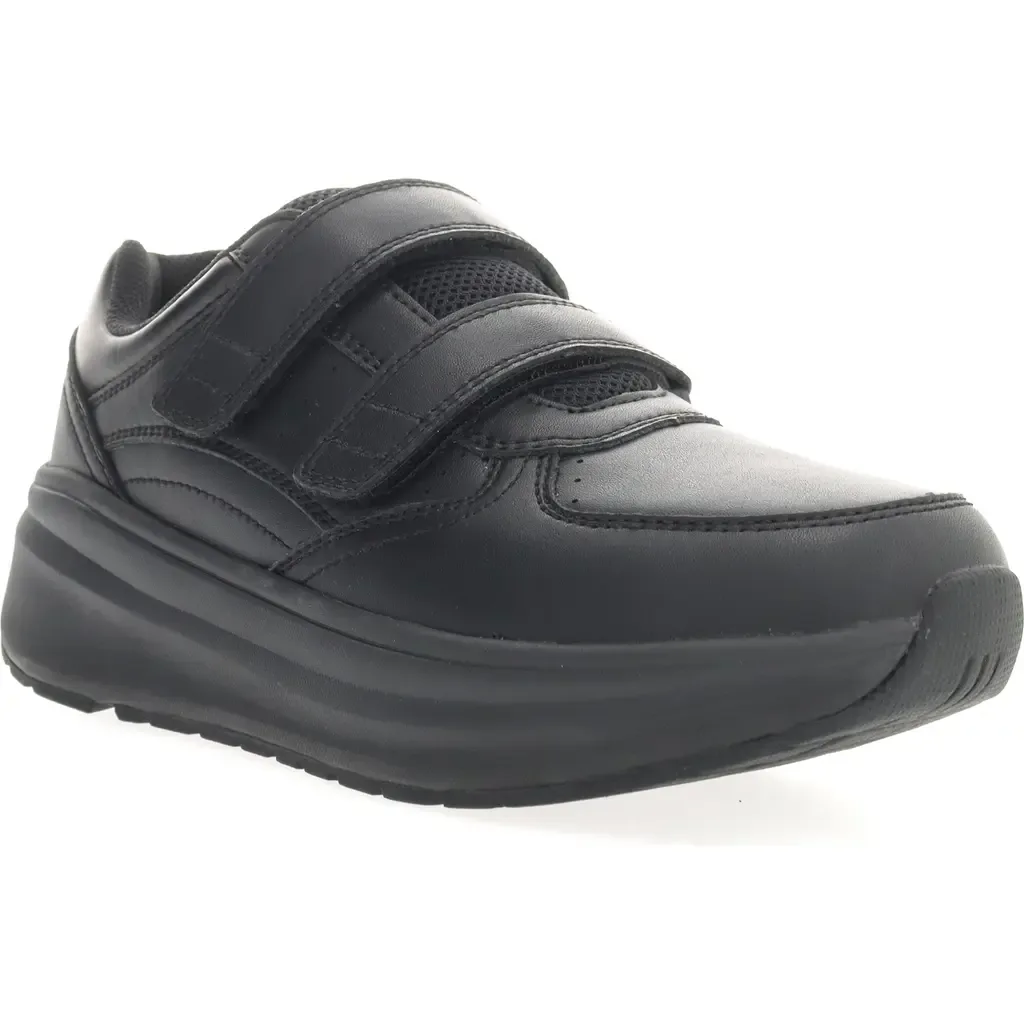 Ultima Sneaker by Propét
