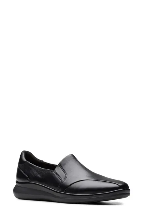 Lynelle Wedge Flat in Black Leather by Clarks(r)