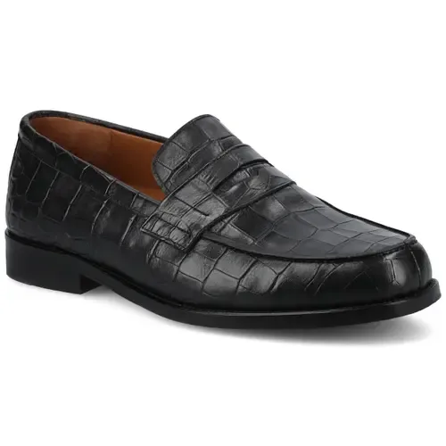 The Sterling Loafer in Suede