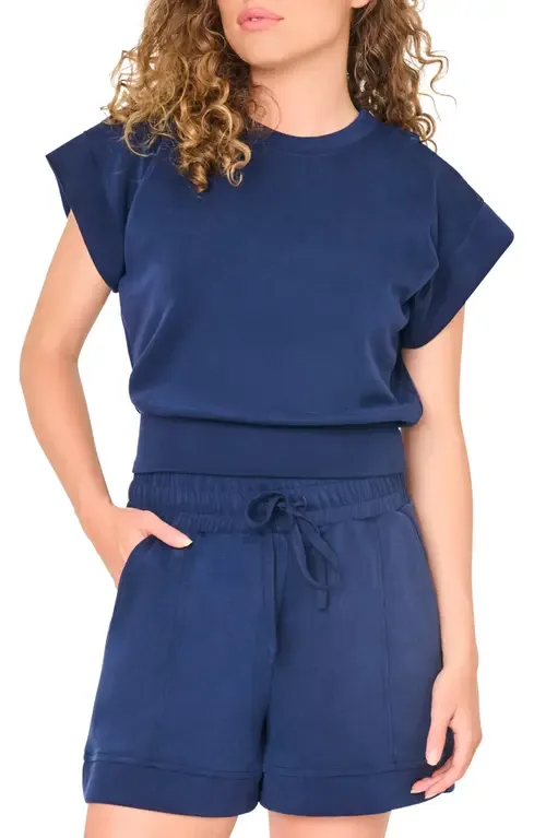 Luxe Everywhere Top by GIBSONLOOK