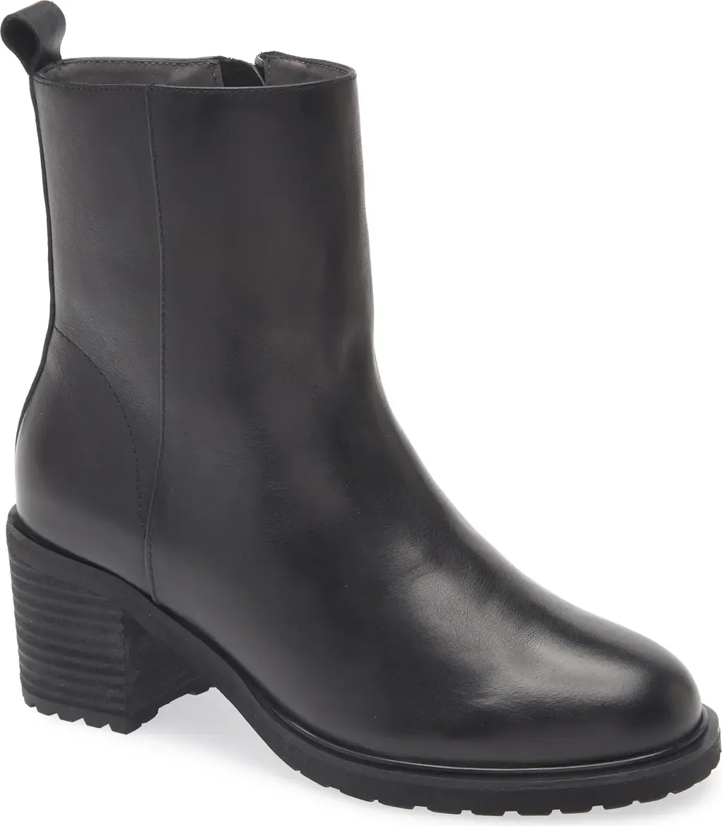 Nadi Bootie in Black Leather