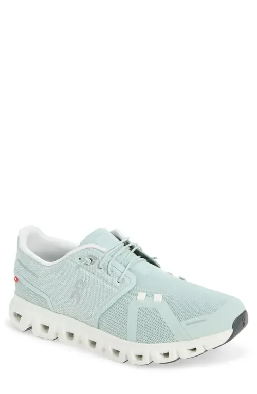 Cloud 6 Sneaker by On