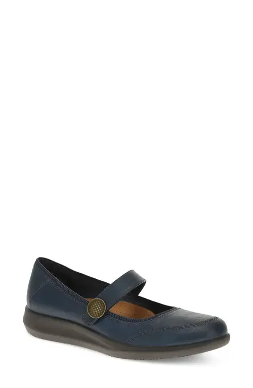 Joesie Mary Jane Flat