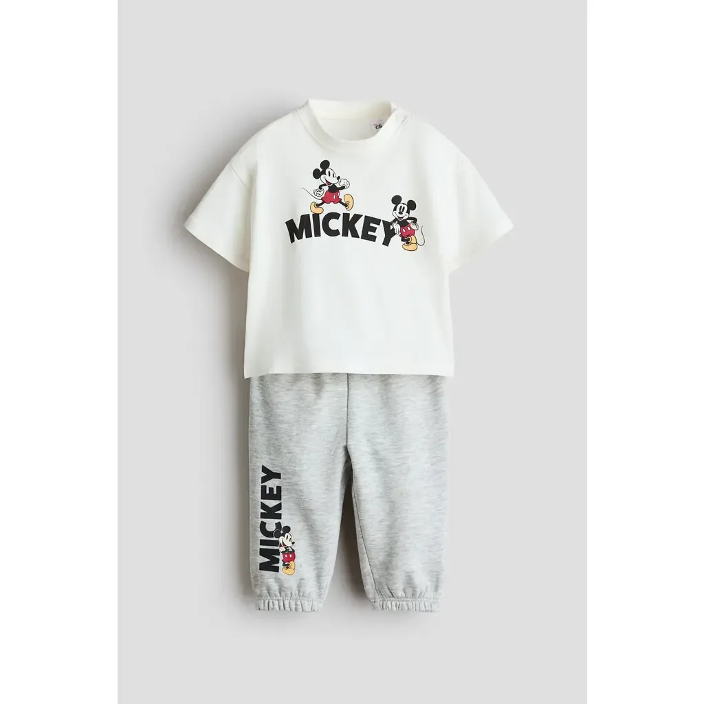 2-Piece T-Shirt and Joggers Set by H&M