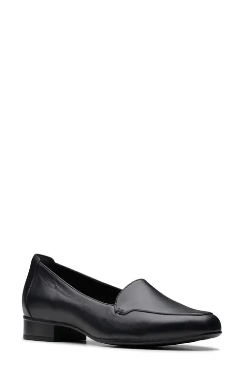 Krystine Lily Pump in Cream Leather by Clarks(r)