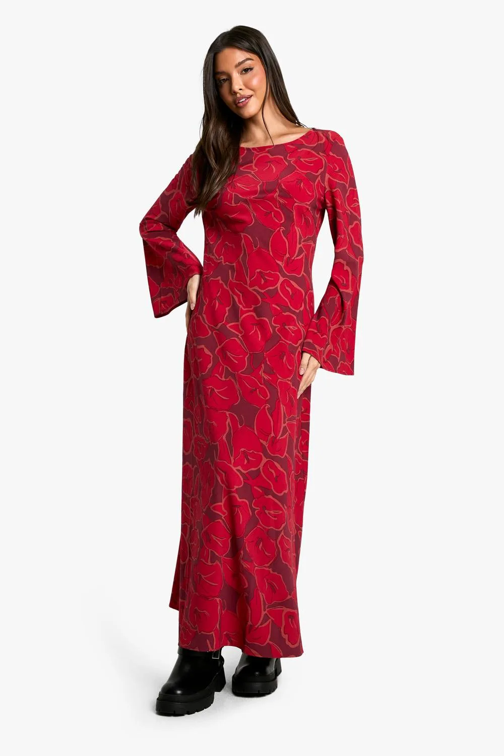 Floral Flare Sleeve Maxi Dress in Woven by boohoo