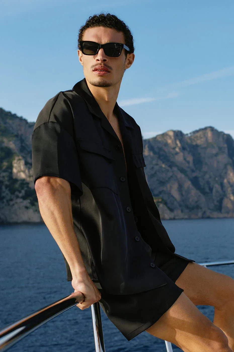 7" Satin Horizon Short by ALO