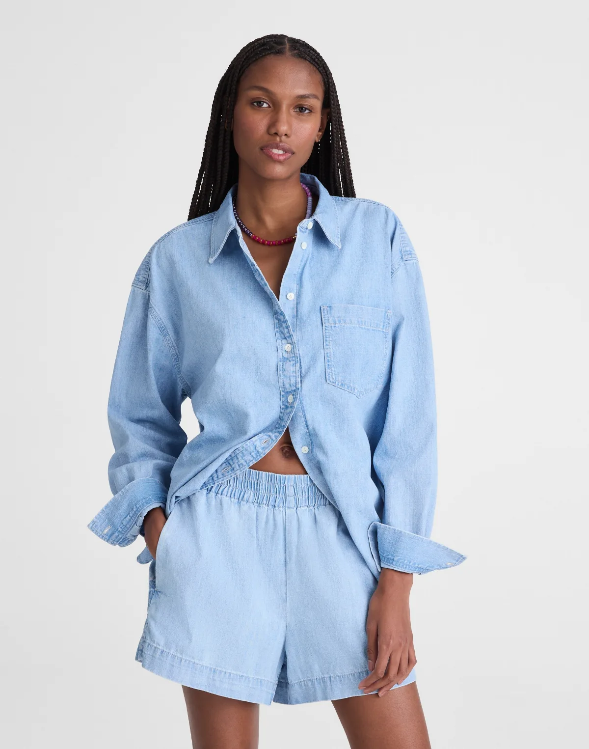 Pull-On Shorts in Denim Chambray