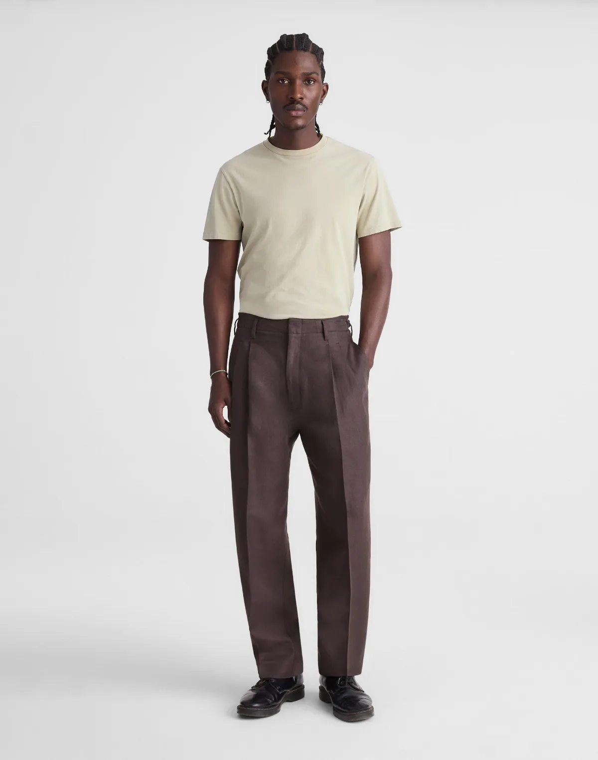 Double-Pleated Trousers in Linen-Cotton Blend by MW