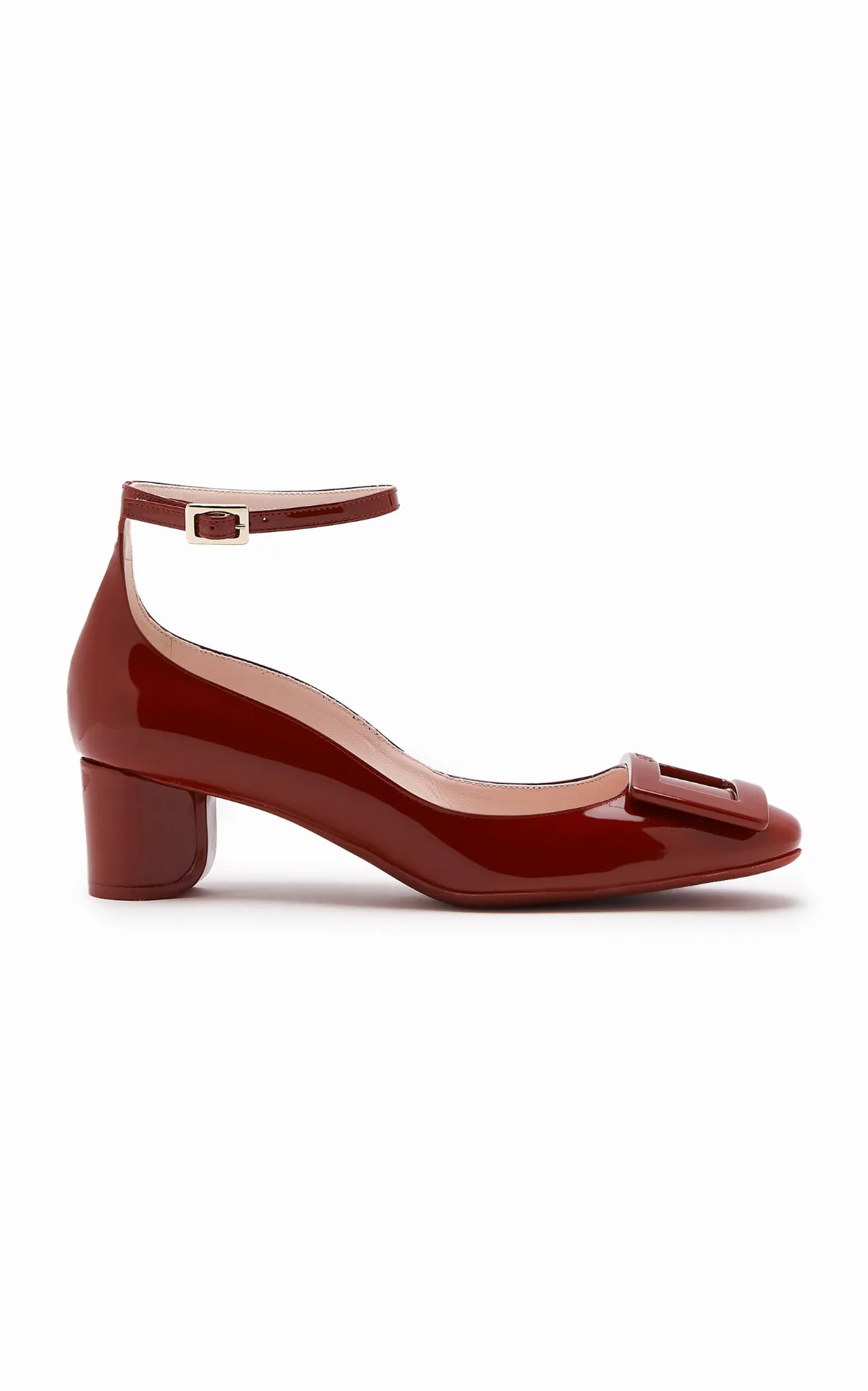 Roundy Lacquered Leather Pumps by Roger Vivier