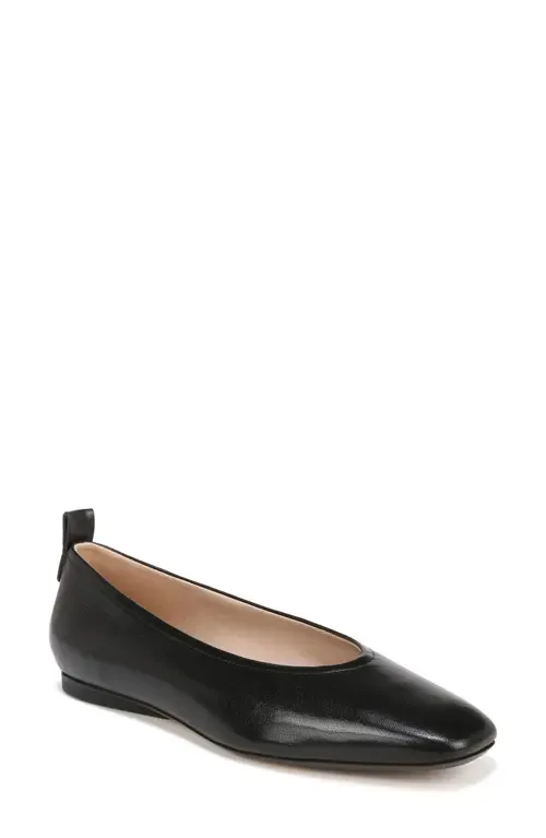 Carla Flat in Chocolate Leather