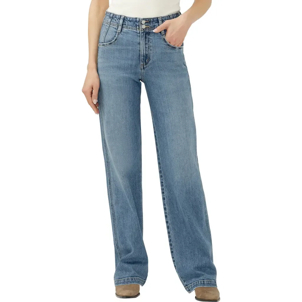 Highly Desirable Relaxed Straight Leg Jeans by Silver Jeans Co.