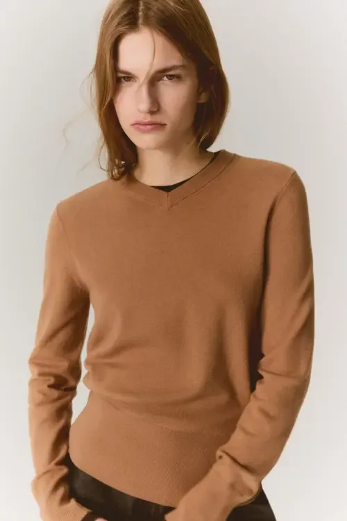 V-Neck Jumper