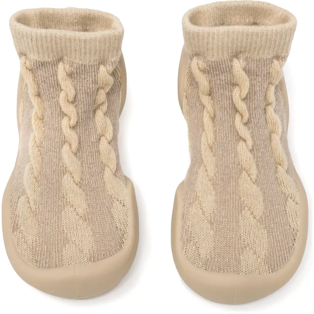 Sock Shoes by Komuello