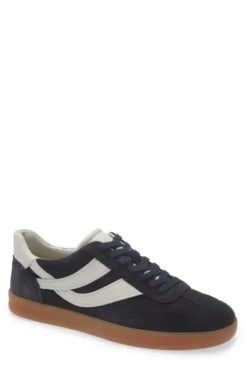 Oasis Sneaker