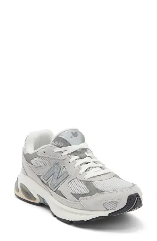 2010 Sneaker by New Balance