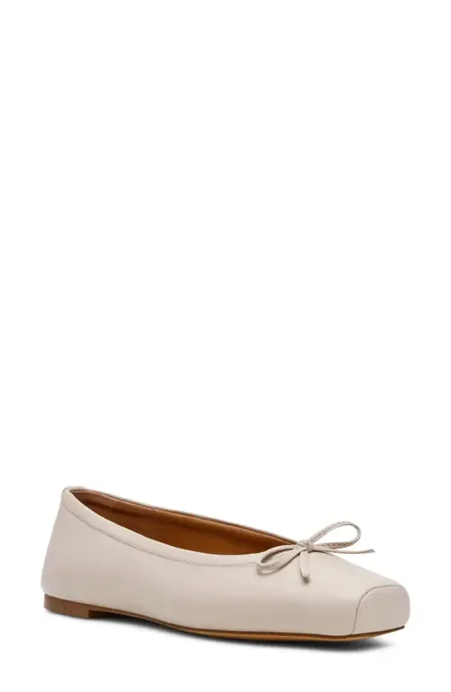 Eleve Square Toe Flat Leather