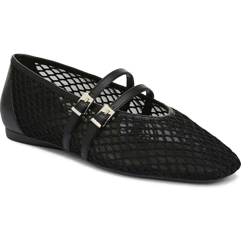 Cayla Flat by Naturalizer