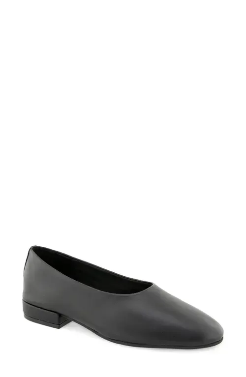 Garland Flat in Leather by Kenneth Cole