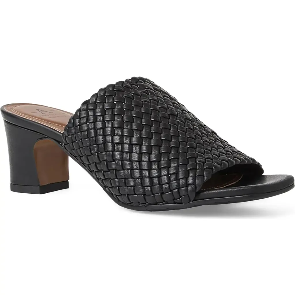 Laquila Slide Sandal
