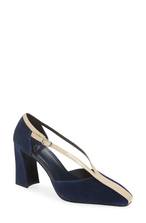 Mckinley Pump by Jeffrey Campbell