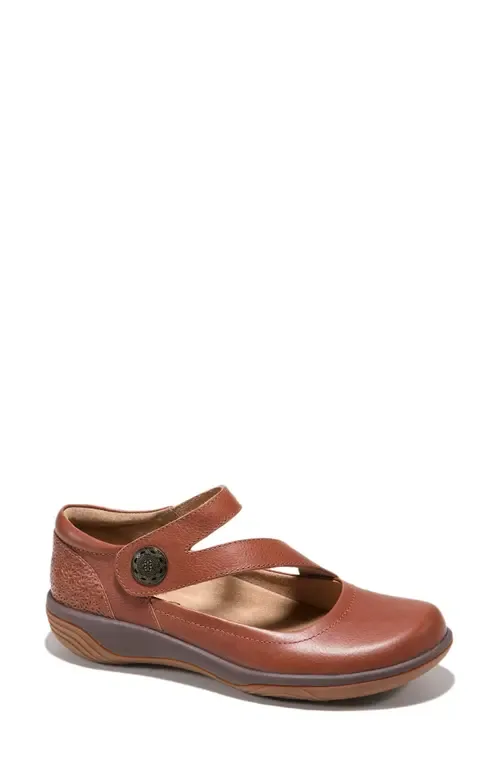 Ava Flat