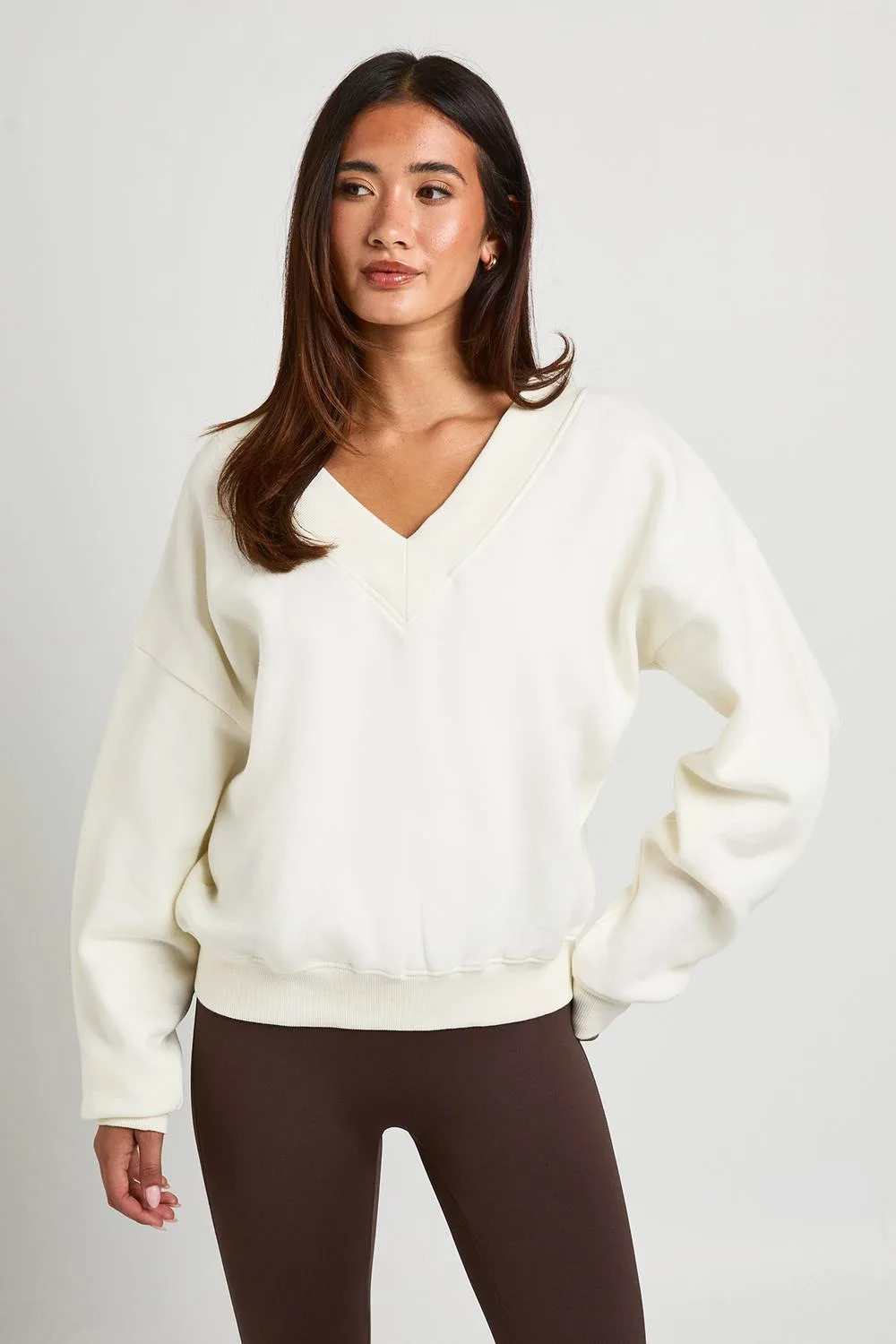 V-Neck Sweatshirt in Ecru - Size: Medium - Polyurethane/Fleece by boohoo