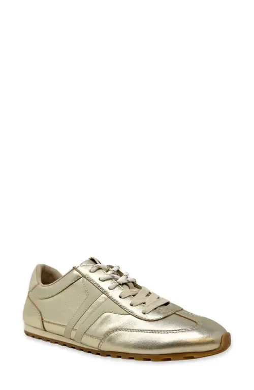Sarah Sneaker by SHUSHOP