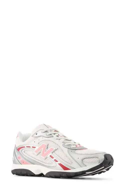 204L Sneaker by New Balance