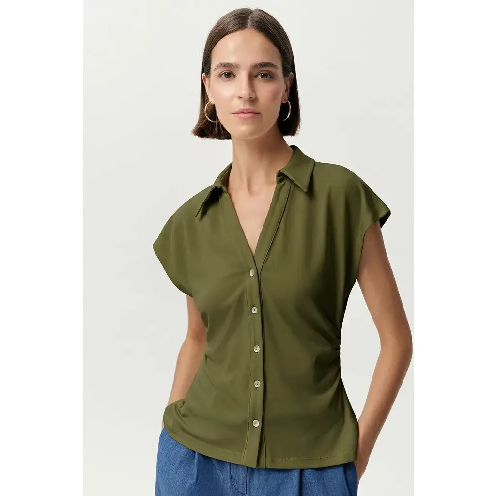 Siennal Short Sleeve Knit Shirt by Exquise
