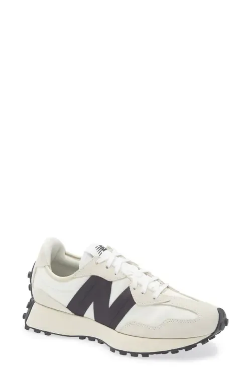 327 Sneaker by New Balance