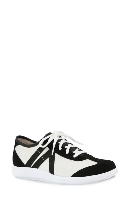 Clemens Sneaker by Munro