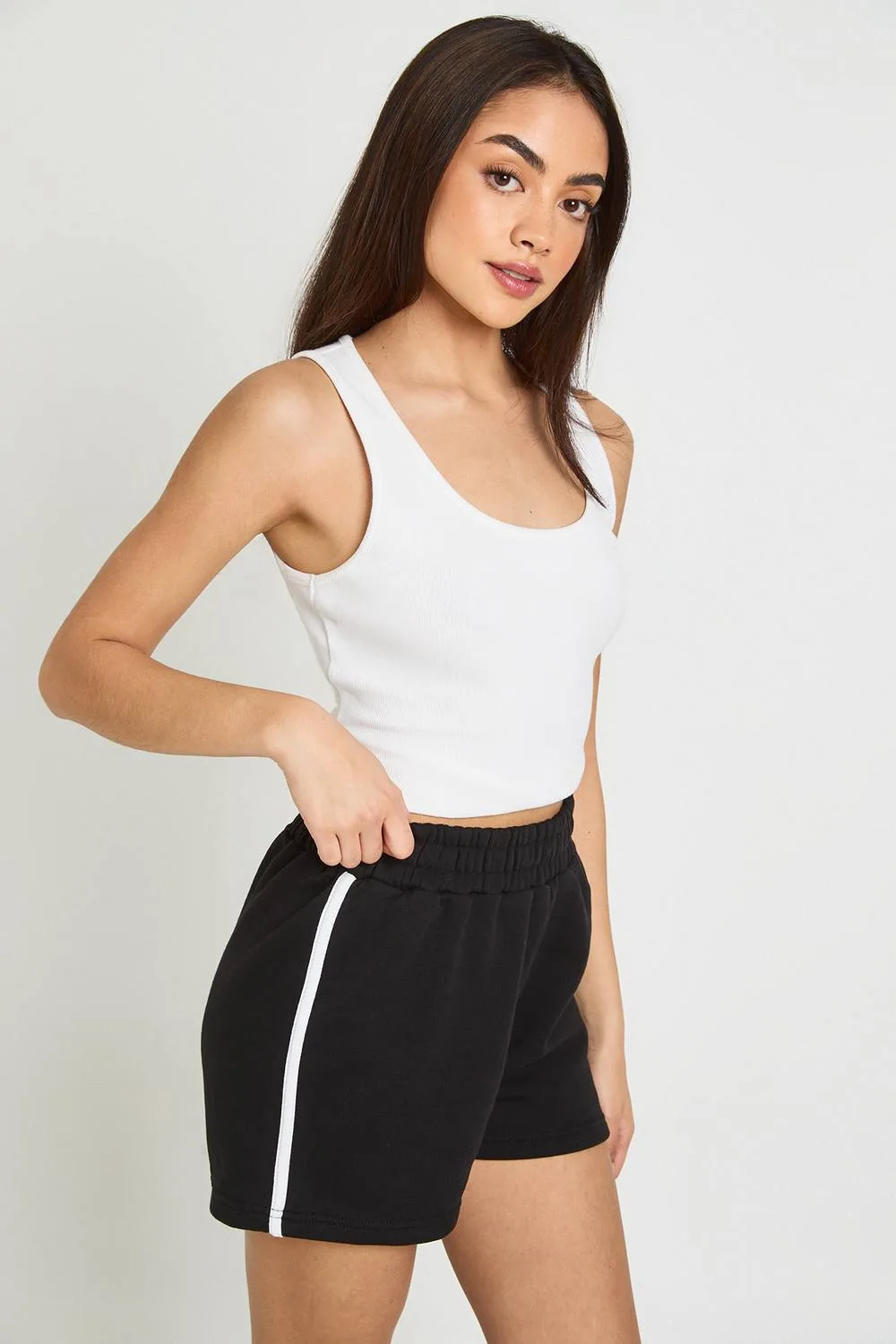 Contrast Binding Runner Short by boohoo