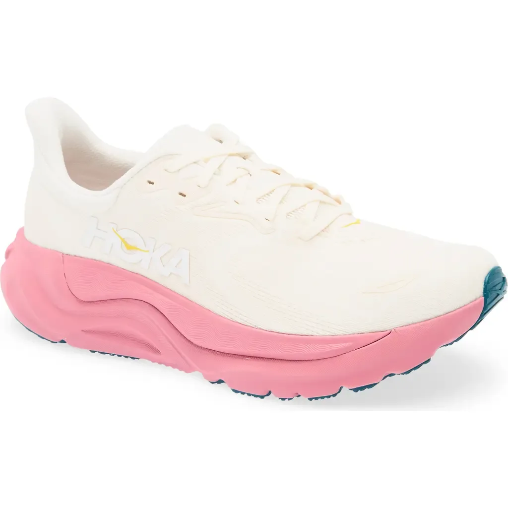 Arahi 8 Stability Running Shoe by HOKA