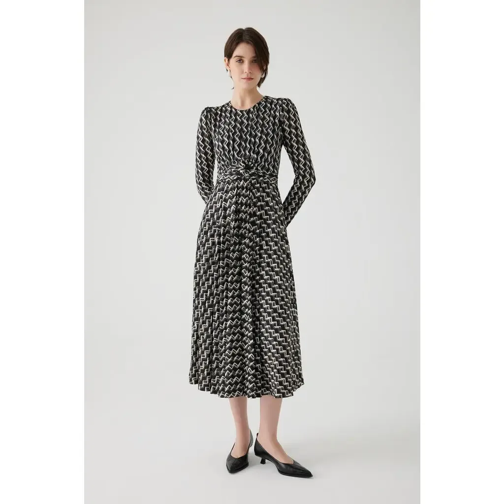 Ayanne Knit Midi Dress by Exquise
