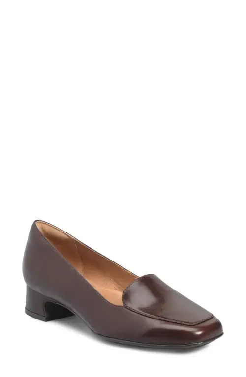 Lavender Loafer Pump by Söfft