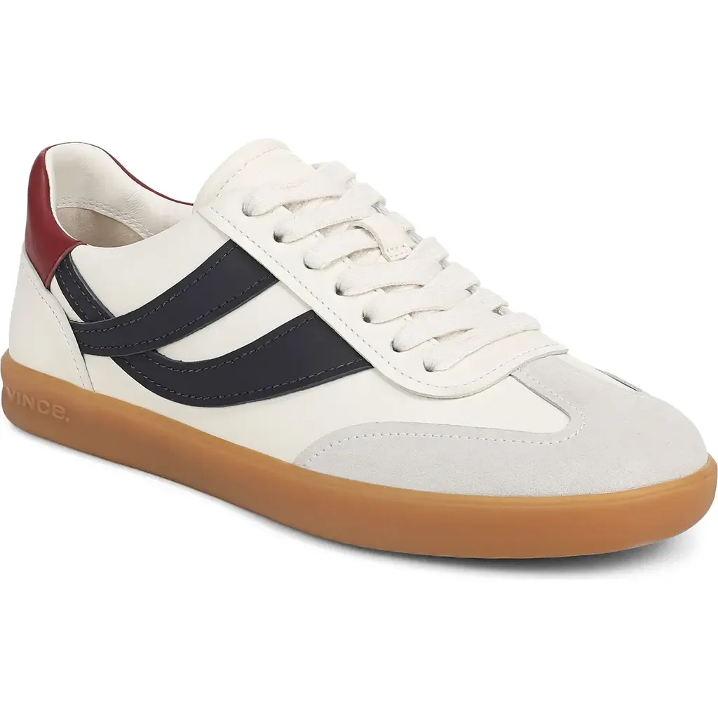 Oasis Sneaker