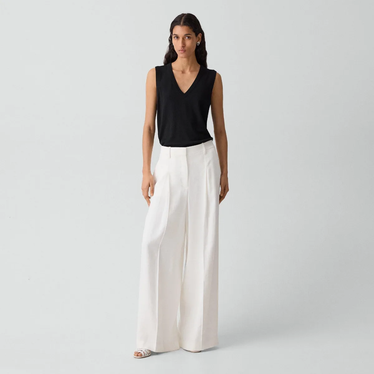 Pleated Wide-Leg Pant in Linen-Viscose by Theory
