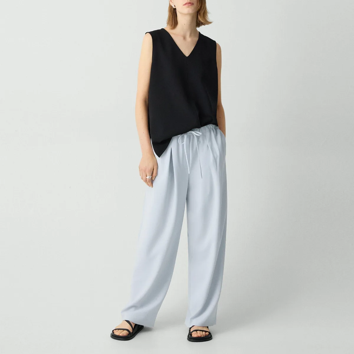 Pleated Pull-On Pant, 28 in Admiral Crepe by Theory