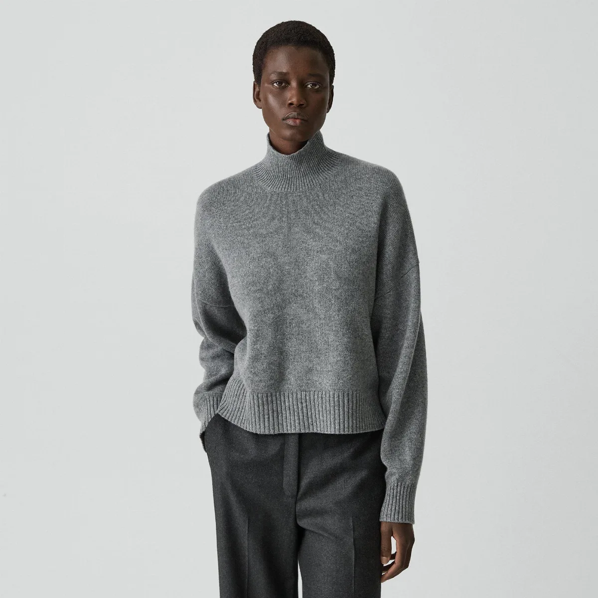 Cropped Turtleneck in Cashmere by Theory