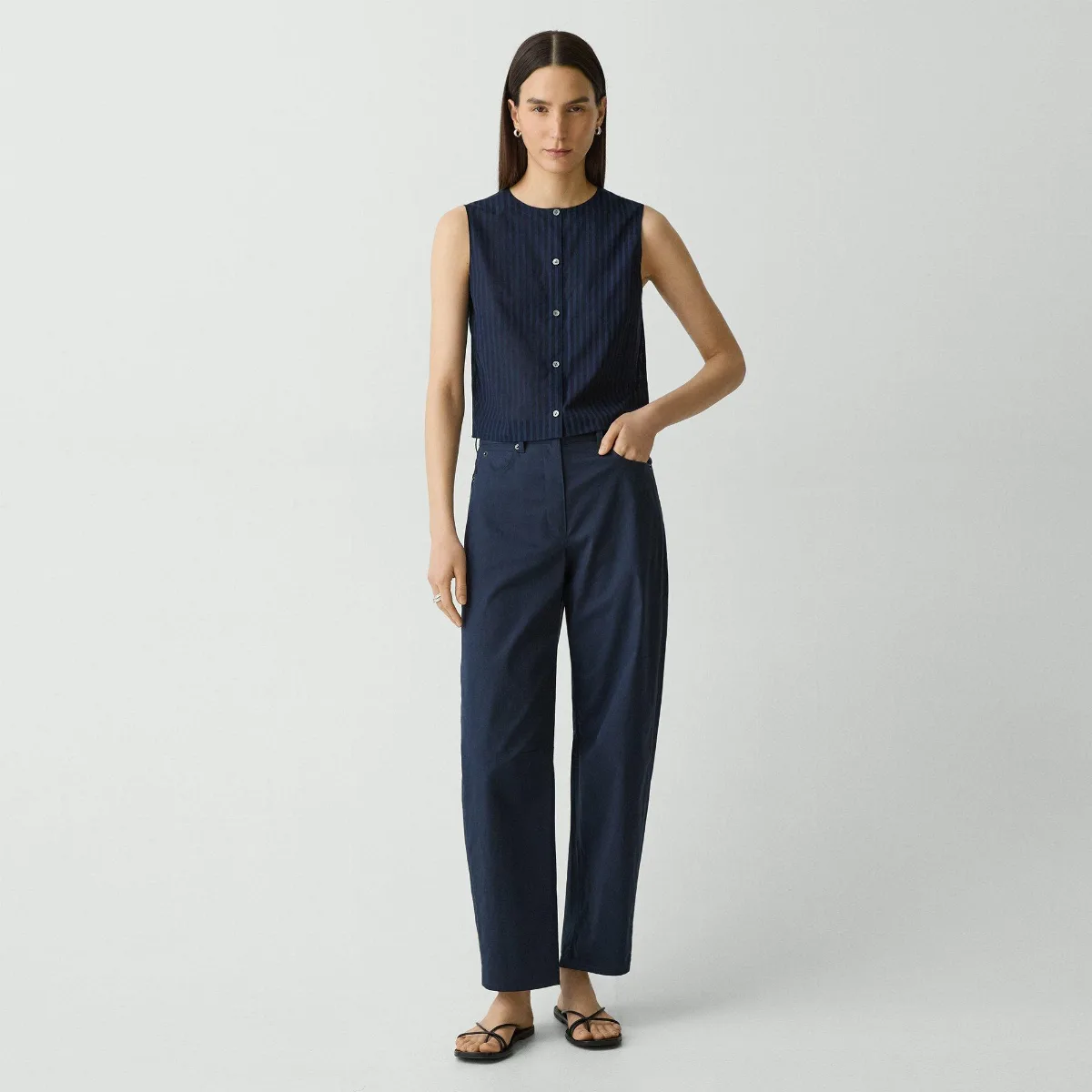 Cropped Barrel Pant in Cotton Twill