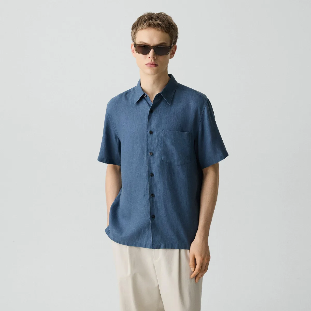 Irving Short-Sleeve Shirt in Relaxed Linen by Theory