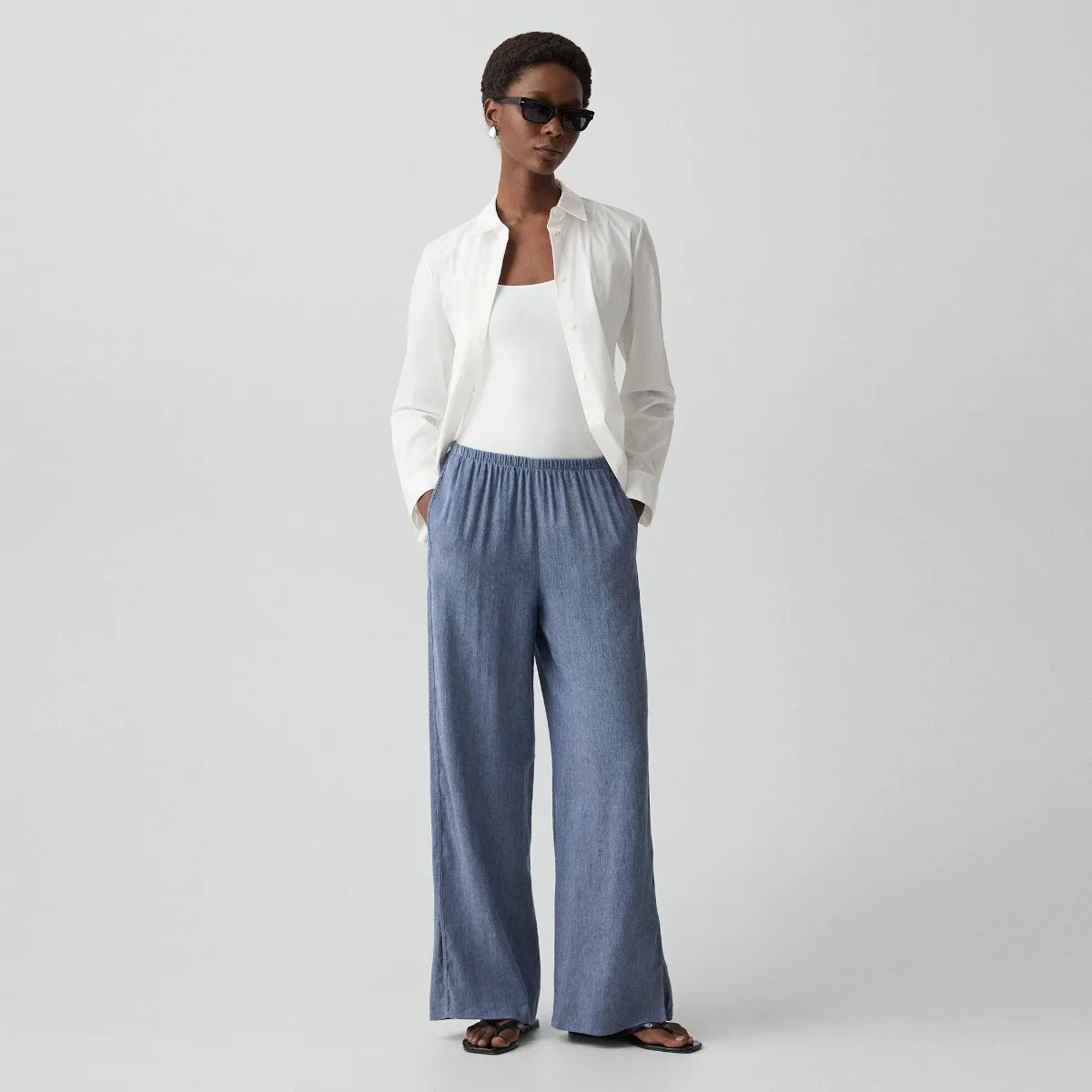 Vented Pull-On Pant in Fluid Linen by Theory