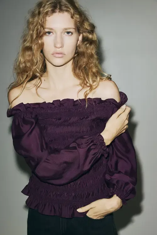 Smocked Off-The Shoulder Blouse by H&M